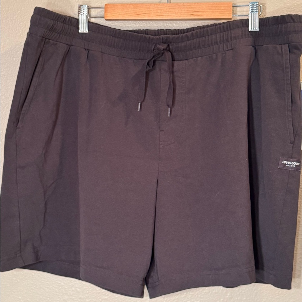 LIFE IS GOOD Men's Solid Crusher Flex Shorts